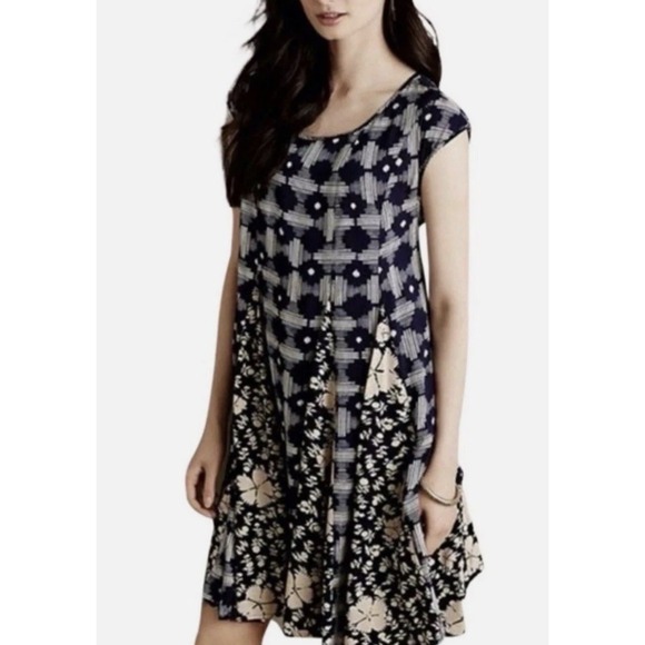 Anthropologie Dresses & Skirts - Anthropologie Maeve Indiga Swing Dress Size M Adjustable Back Strings Lined